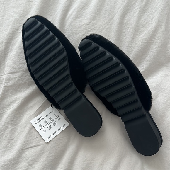 ROAM CLOUD MULE BLACK FAUX FUR - Picture 5 of 6